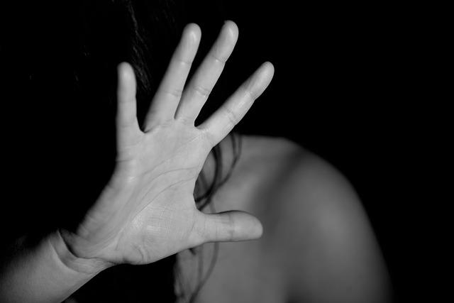 Úvod do ⁢problematiky násilí ⁣vůči zvířatům