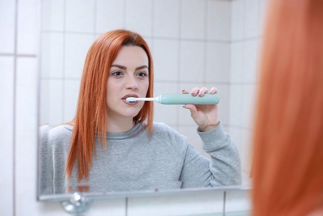 7. Tipy pro čištění zubů doma bezpečně a efektivně